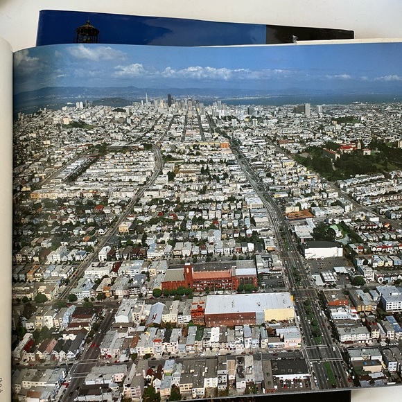 Above San Francisco coffee table book by Arthur Hoppe - Picture 2 of 3